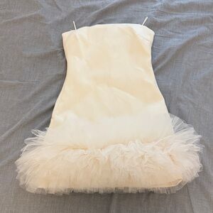 Zara Elegant Cream Strapless Dress with Tulle Hem